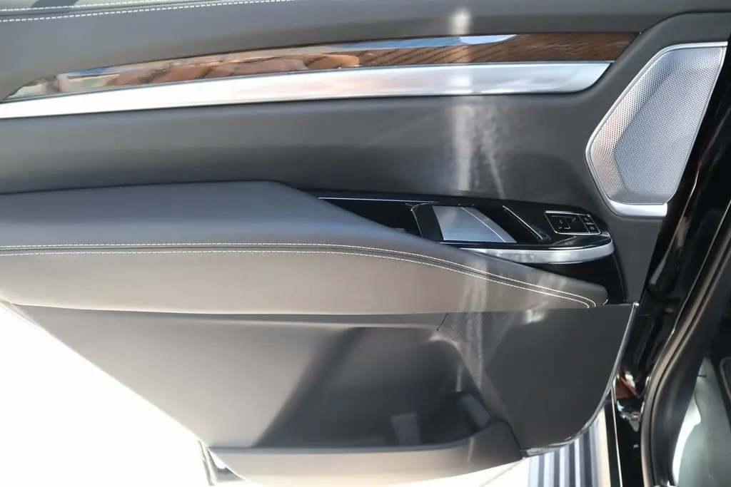 2026 Cadillac Escalade Platinum Sport photo 20