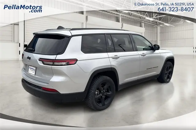 2021 Jeep Grand Cherokee Altitude photo 2