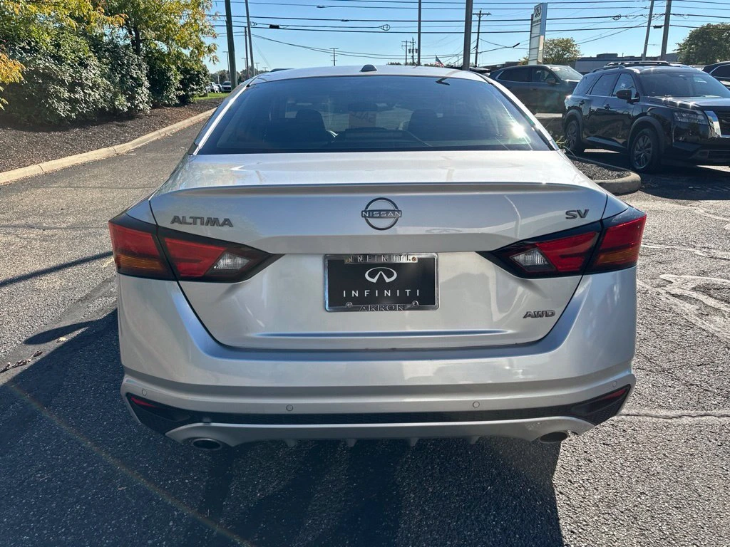 2023 Nissan Altima SV - Photo 13