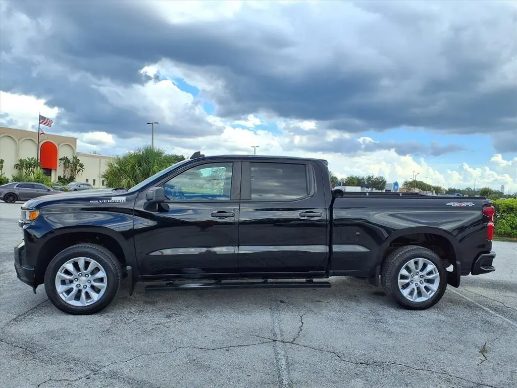 2022 Chevrolet Silverado 1500 Custom photo 3