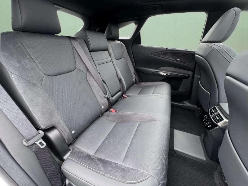 2026 Lexus RX PHEV 450h+ - Photo 21