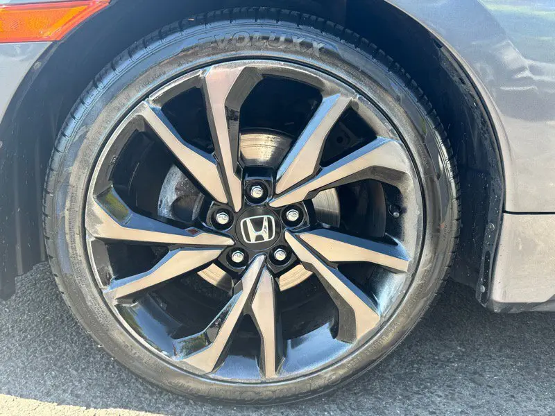 2019 Honda Civic Sport photo 22