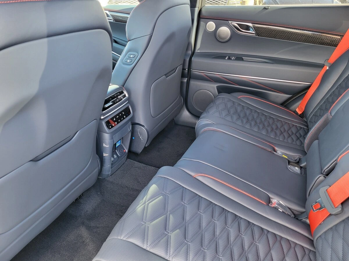 2026 GENESIS GV80 Coupe E-SC - Photo 8