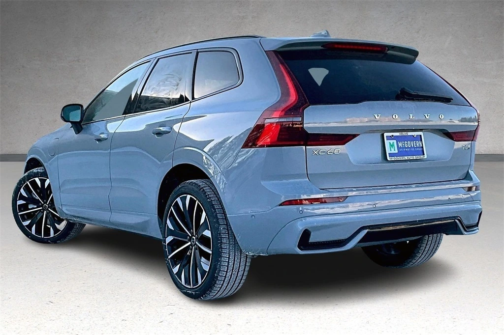 2026 Volvo - image 3