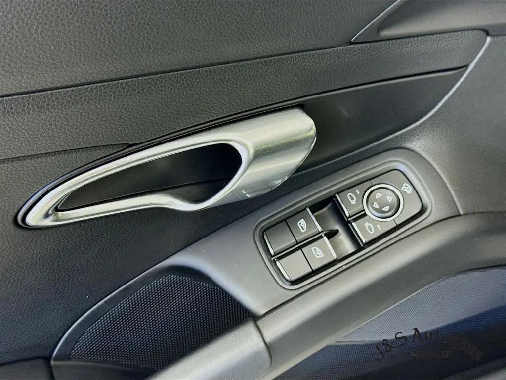 2025 Porsche Cayman S photo 21