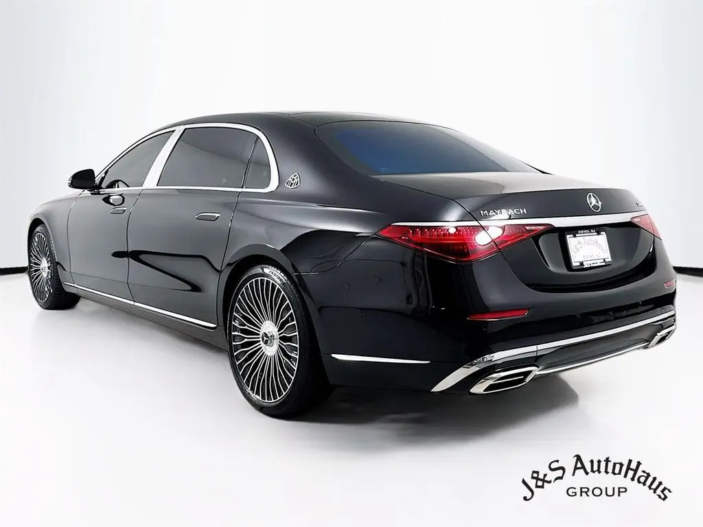2024 Mercedes Benz S Maybach 580 4MATIC photo 3
