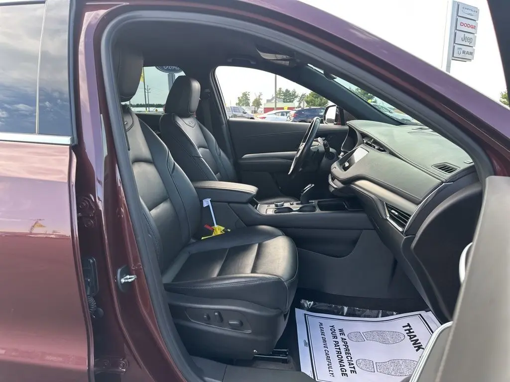 2023 Cadillac XT4 Premium Luxury photo 13