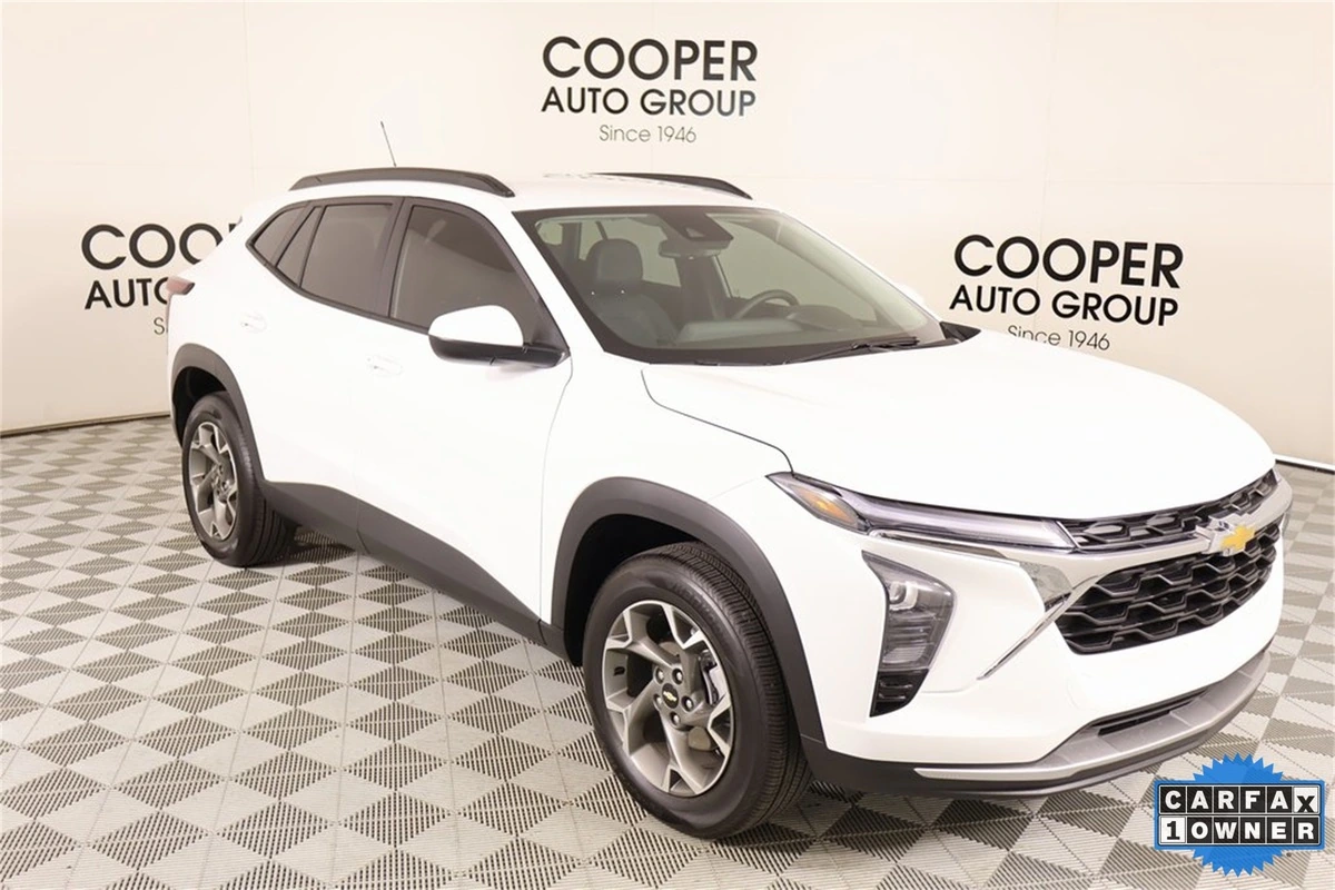 2025 Chevrolet Trax LT's photo