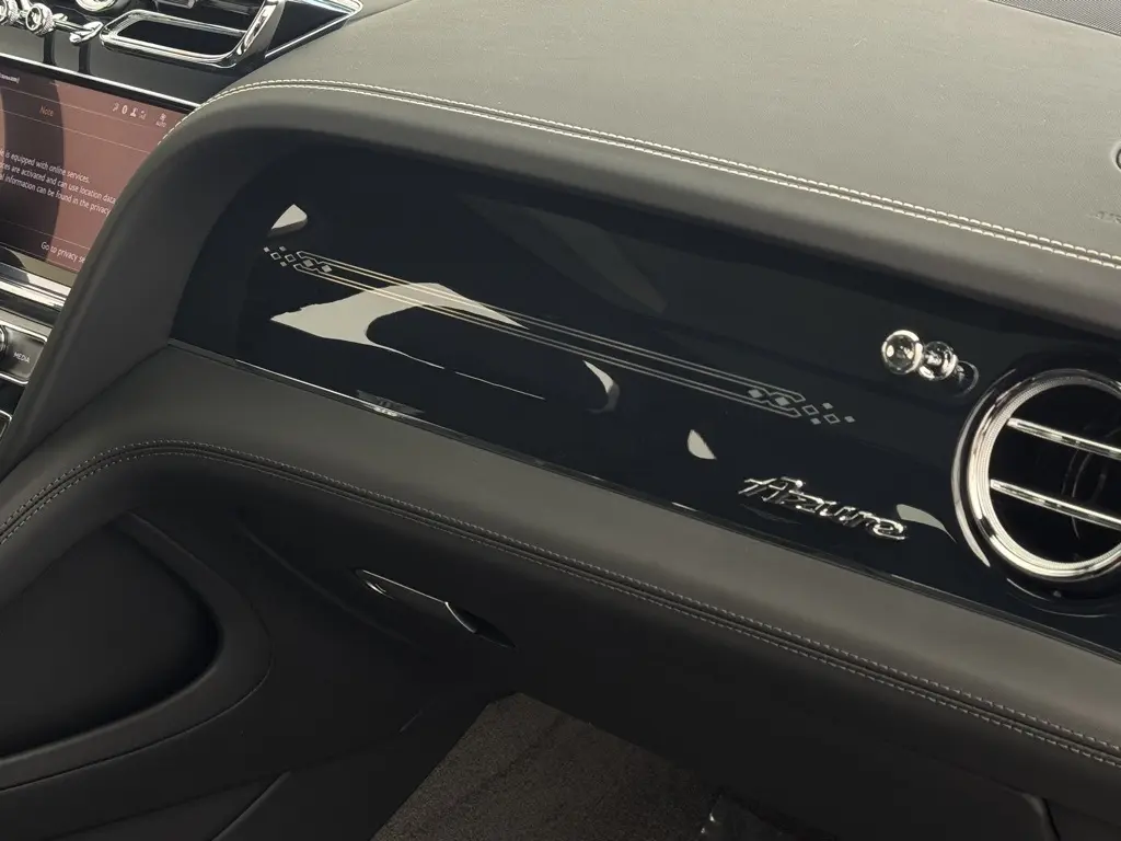2025 Bentley Bentayga Azure photo 29