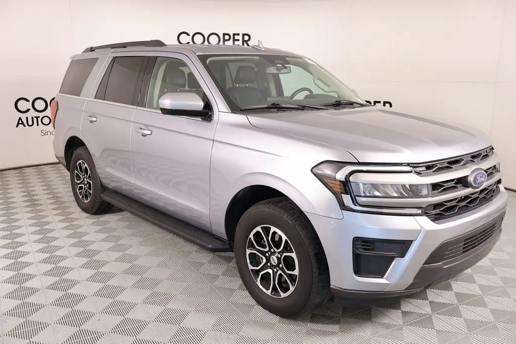 2024 Ford Expedition XLT's photo