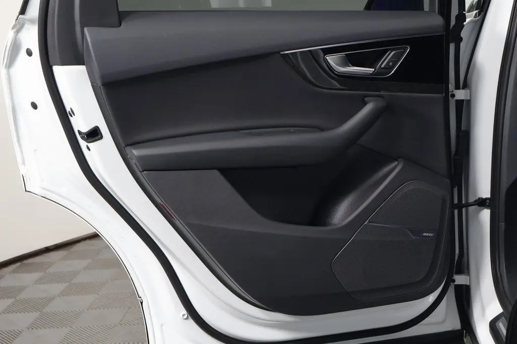 2019 Audi Q7 55 Premium Plus photo 13