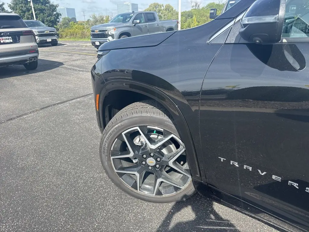 2026 Chevrolet Traverse High Country photo 4