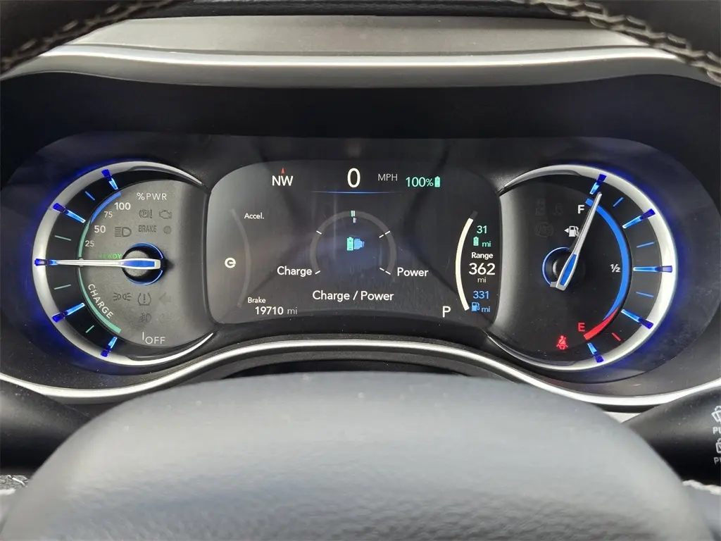 2024 Chrysler Pacifica Hybrid photo 15