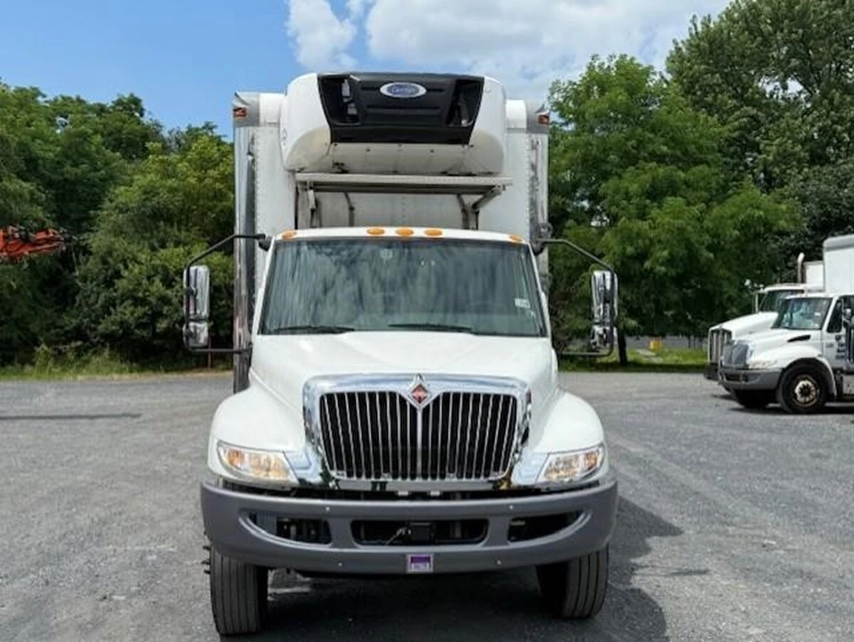 2020 International MV - image 3