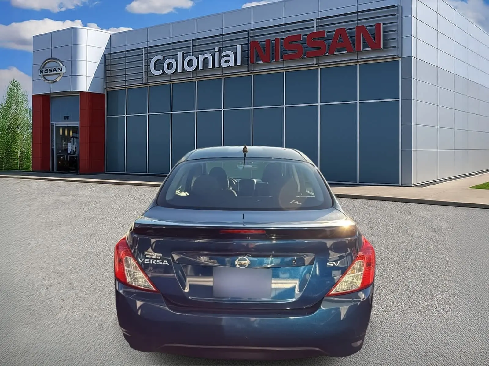 2019 Nissan Versa SV photo 3