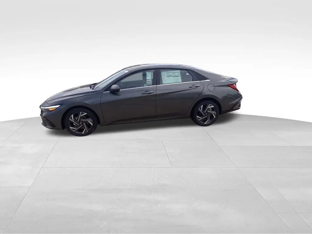 2025 Hyundai Elantra SEL Convenience photo 4