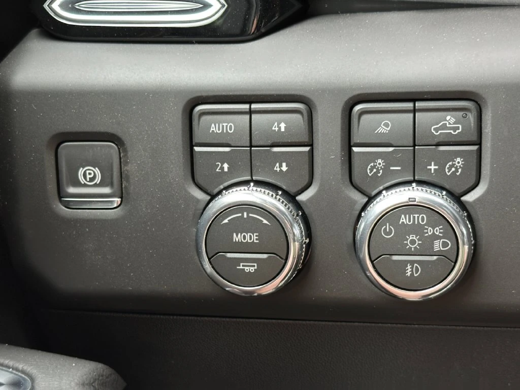 2026 GMC Sierra 3500HD Denali - Photo 36