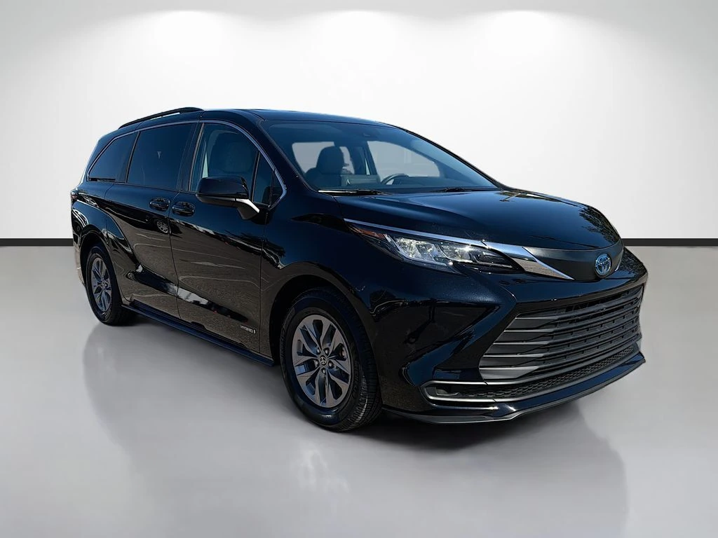 2021 Toyota Sienna LE
