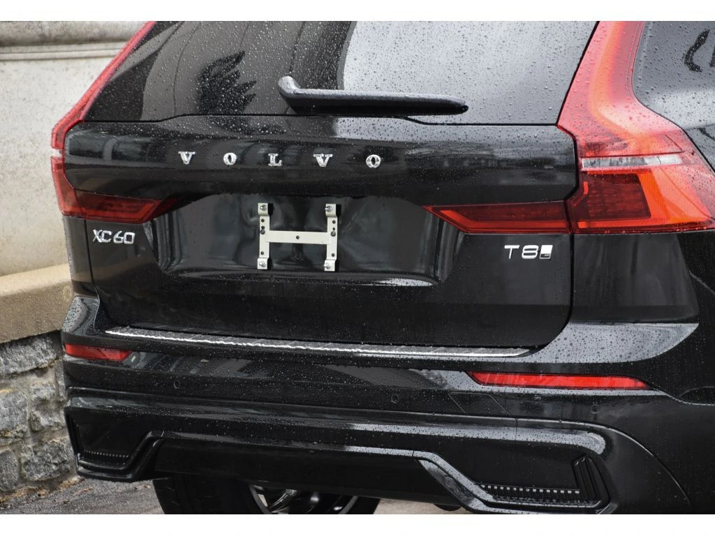 2026 Volvo - image 29