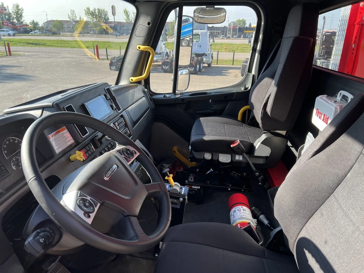 2027 Freightliner M2 106 — photo 6