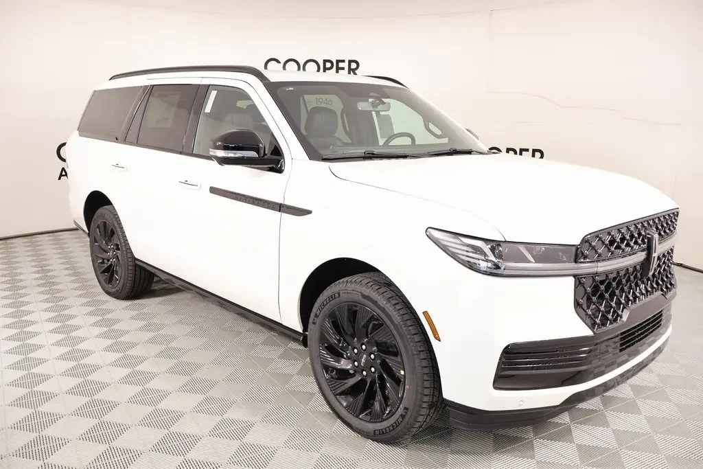 2025 Lincoln Navigator Reserve's photo