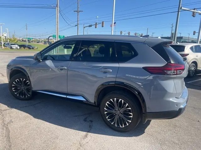 2024 Nissan Rogue Platinum photo 4