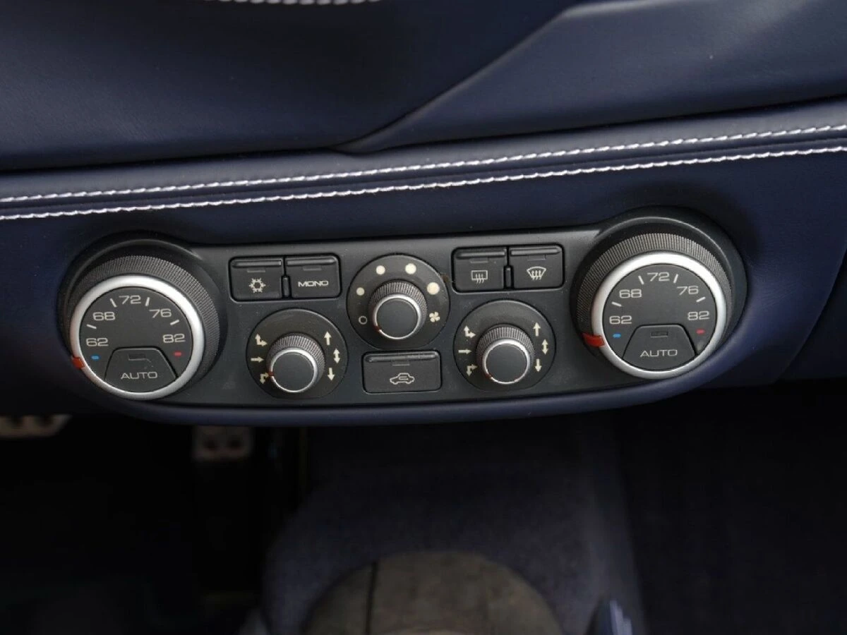 2017 Ferrari 488 GTB Base - Photo 23