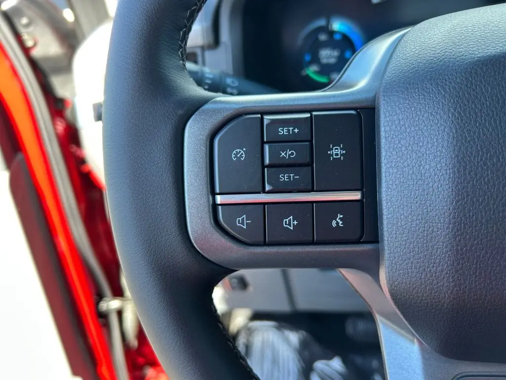 2025 Ford F-150 Lightning XLT photo 17