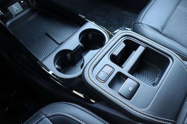 2025 Ford Mustang Mach-E GT - Photo 13