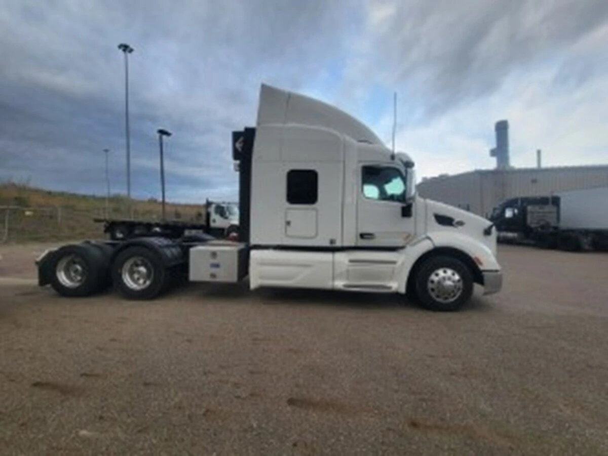 2020 Peterbilt 579 in Youngstown, OH — photo 3
