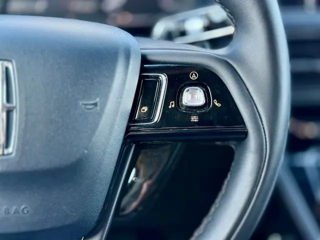 2022 Lincoln Corsair Standard photo 14