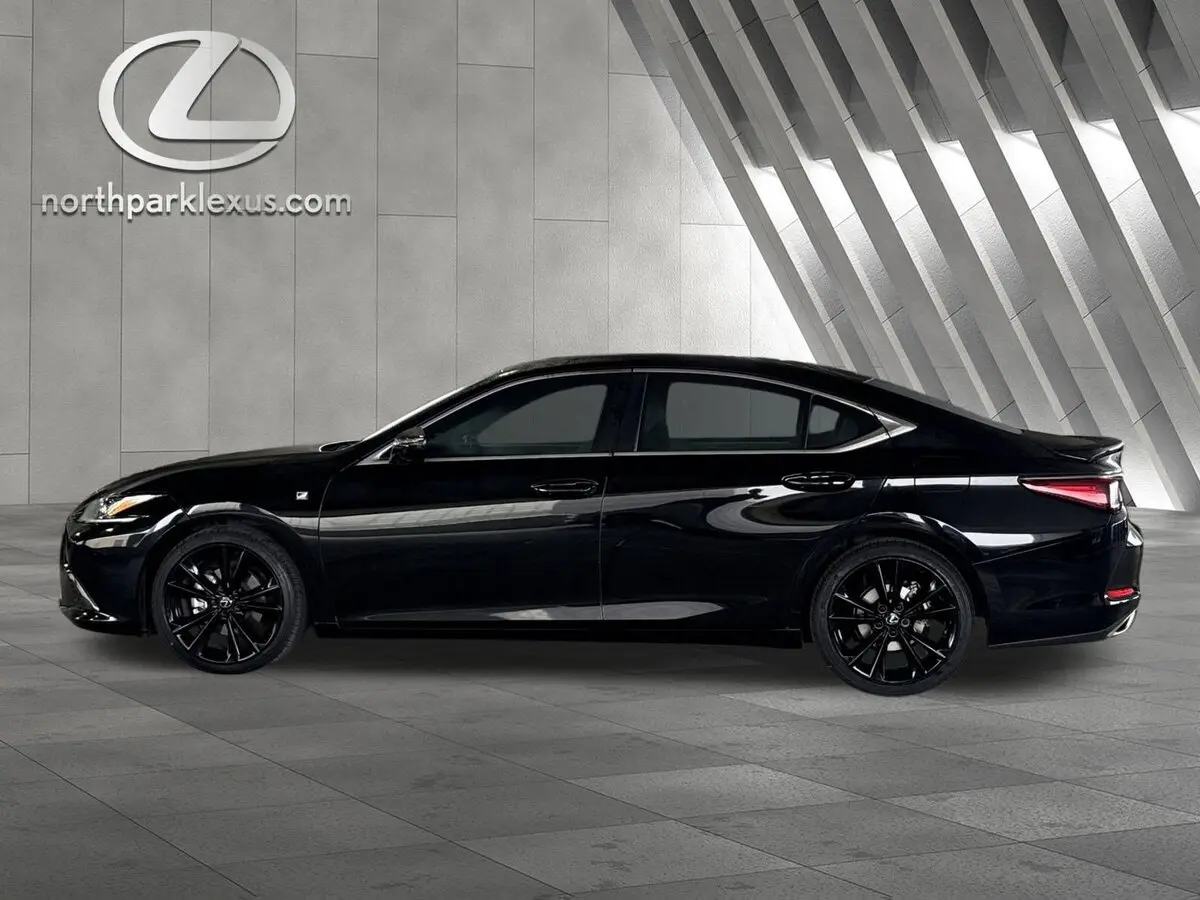 2022 Lexus ES F SPORT's photo