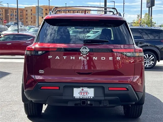 2025 Nissan Pathfinder SV photo 5