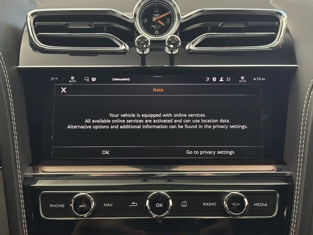 2025 Bentley Bentayga Azure photo 26