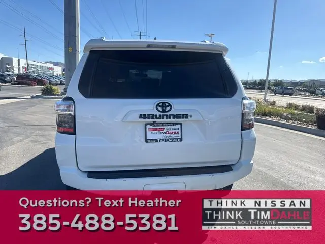 2015 Toyota 4Runner Base photo 3