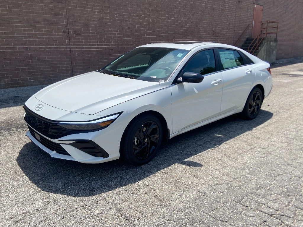 2026 Hyundai Elantra 2.0 SEL Sport Premium's photo