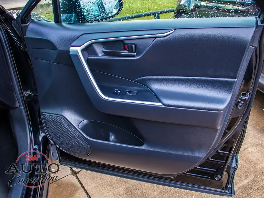 2024 Toyota RAV4 LE photo 11
