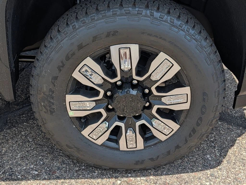 2026 GMC Sierra 3500HD Denali - Photo 14