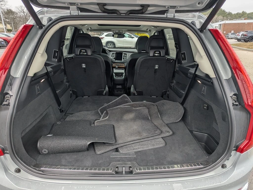 2024 Volvo - image 13