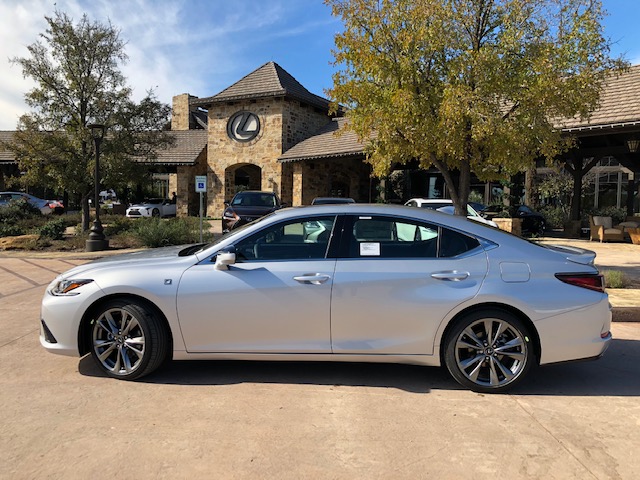 The 2019 Lexus ES 350 F SPORT is front wheel drive
