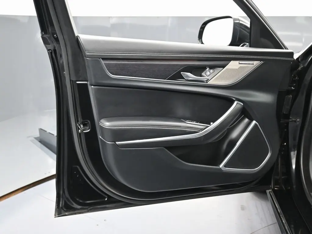2022 Jaguar XF R-Dynamic SE photo 39