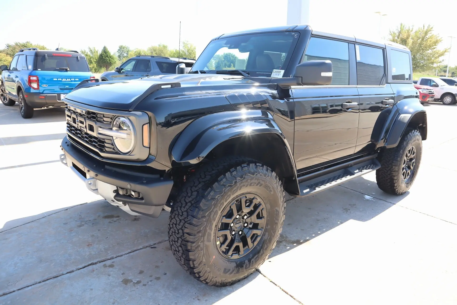 2025 Ford Bronco Raptor photo 2
