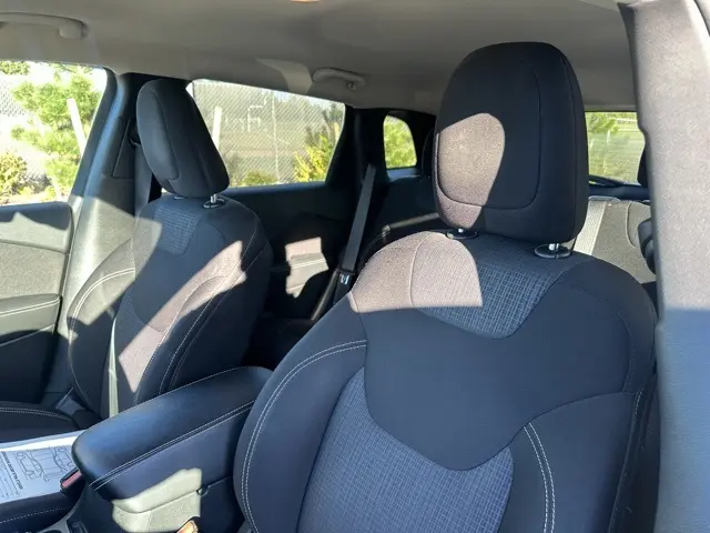 2015 Jeep Cherokee Latitude photo 6