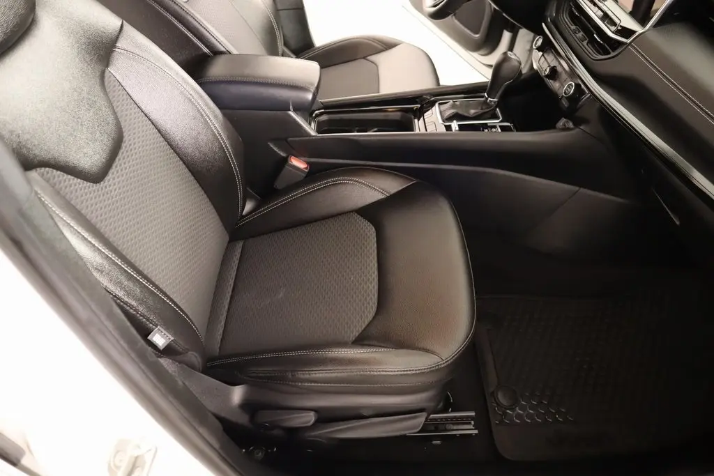 2024 Jeep Compass Latitude photo 11