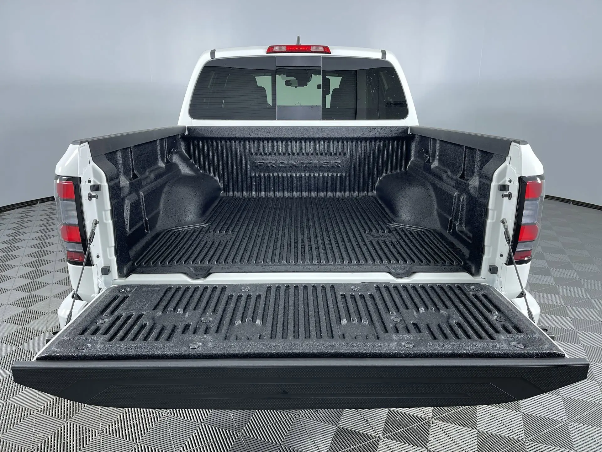 2026 Nissan Frontier Crew Cab SV photo 19