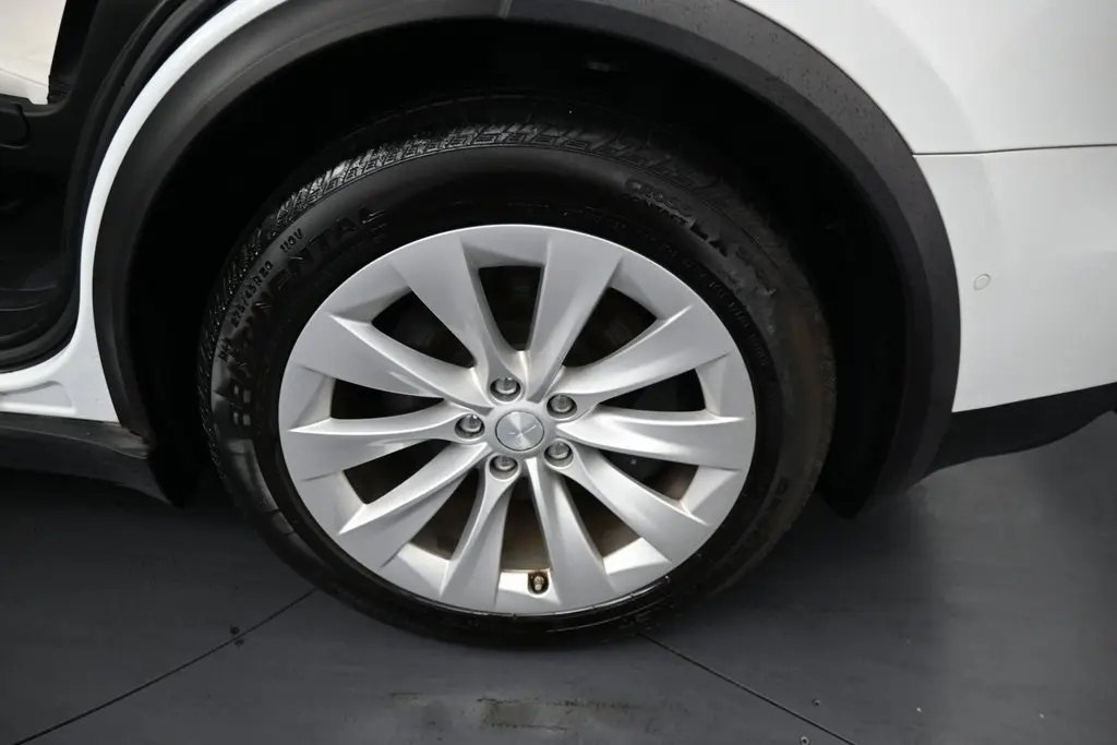 2019 Tesla Model X Long Range photo 46