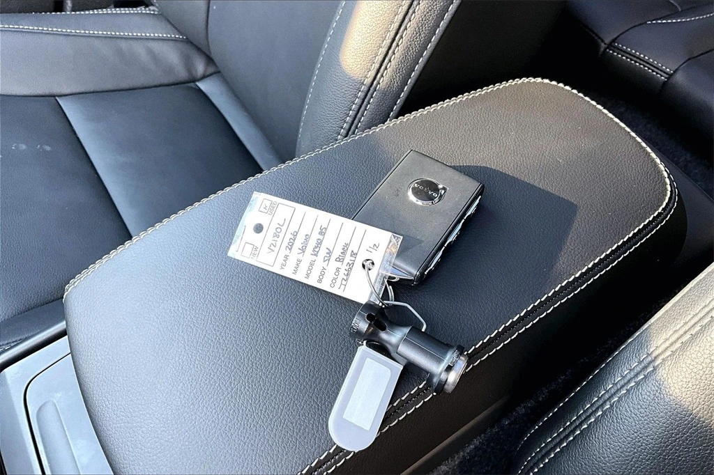 2026 Volvo - image 34