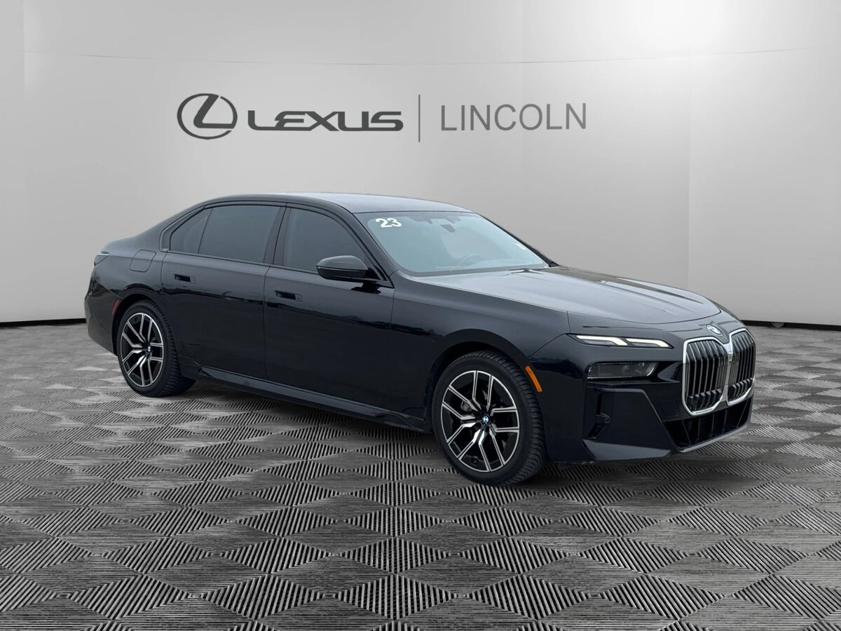 2023 BMW 7 Series 760i's photo