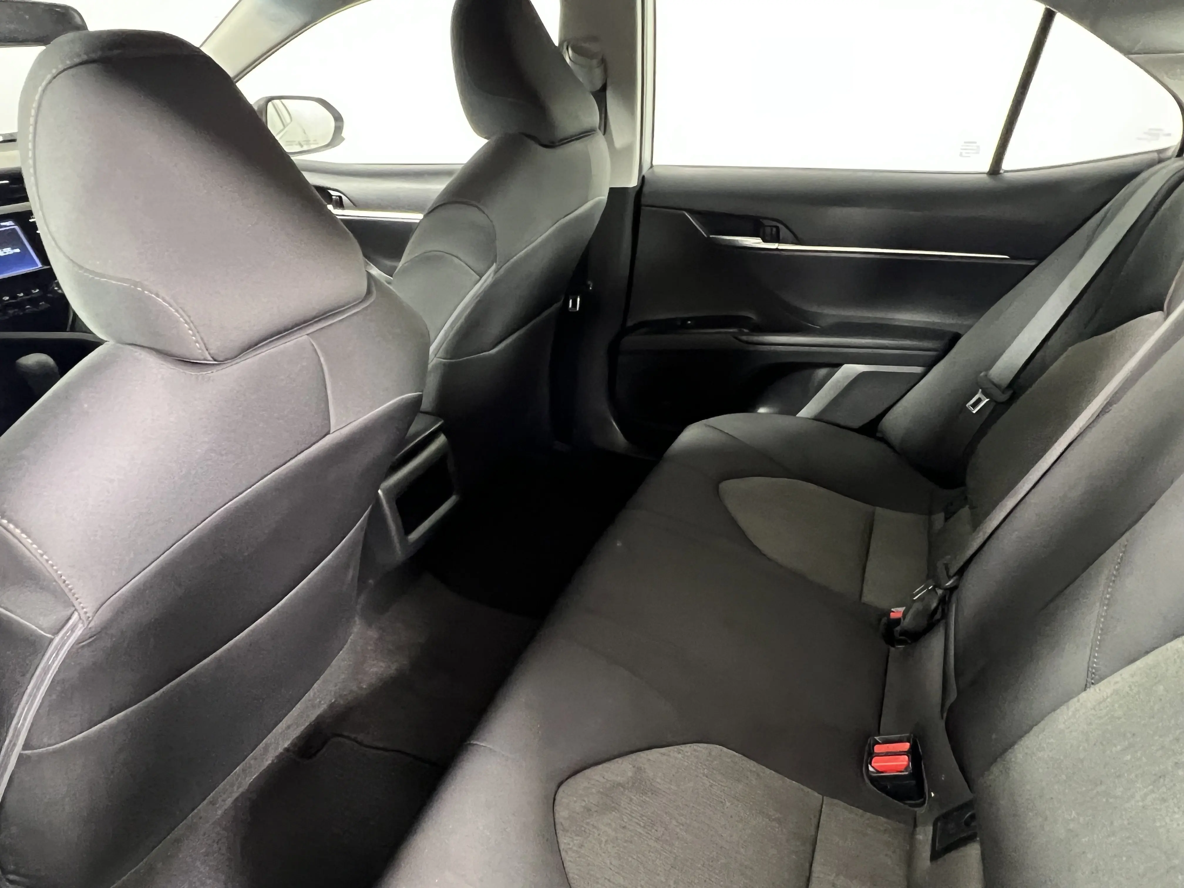 2019 Toyota Camry LE photo 17
