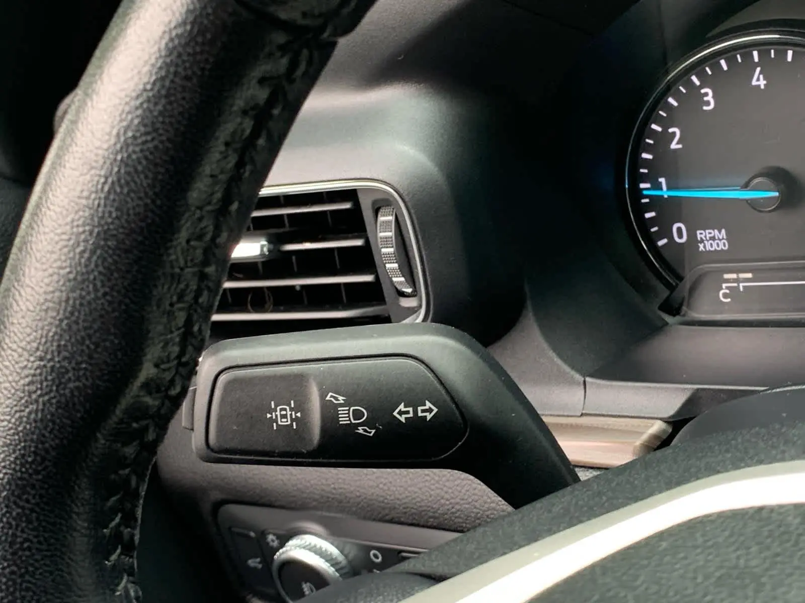 2022 Ford Explorer Limited photo 16
